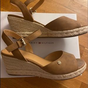 SALE Tommy Hilfiger espadrilles sandals size 8